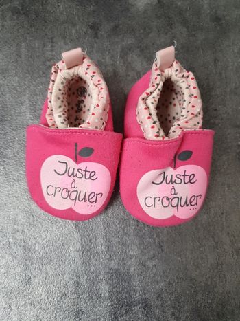 Chaussons bébé fille 18/19 bon état