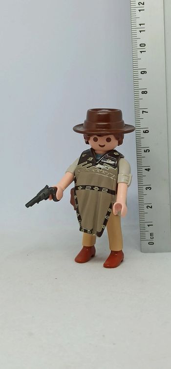 Homme cowboy marty MCfly avec arme playmobil