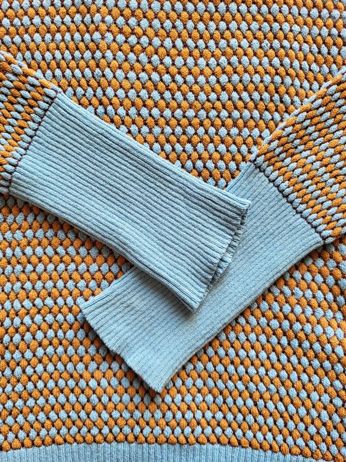 Petit pull Zara en mailles gaufrées bleu clair et camel - photo numéro 9