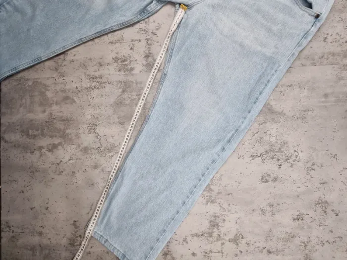 Jean Wrangler bleu clair – Taille 38x29 US / 48 FR Homme (mesures en photos) - photo numéro 4