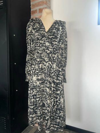 Magnifique robe avec épaulette