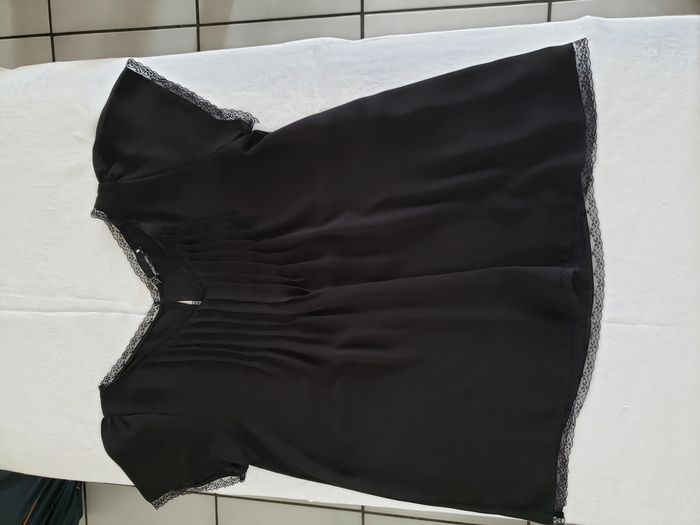 Haut noir manches courtes