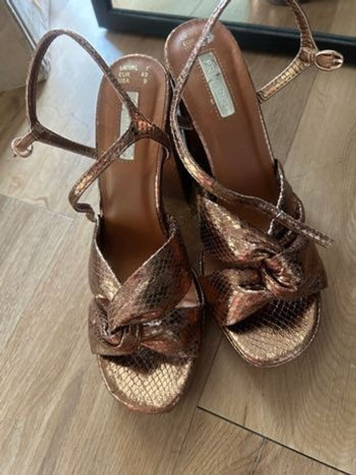 Talons hauts brillants couleur bronze primark - photo numéro 7