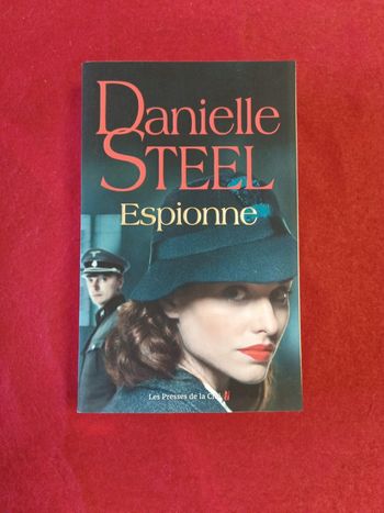 Espionne " Danielle Steel " Les presses de la cité