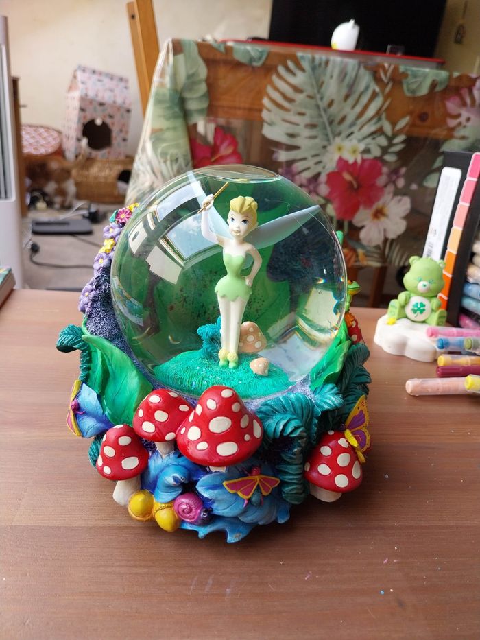 Snowglobe disney disneyland musicale fee clochette