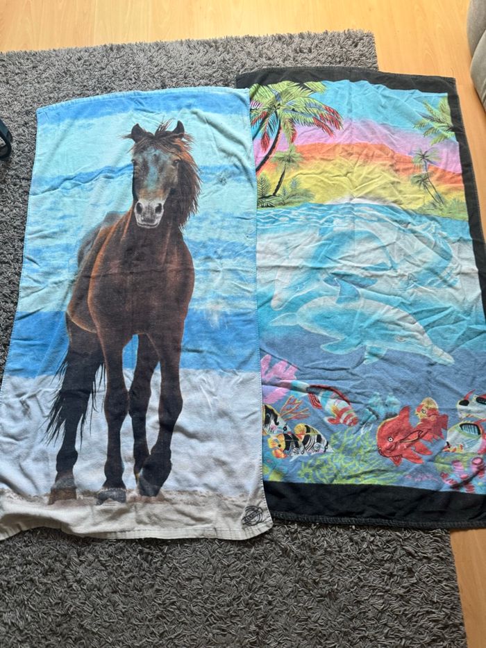 Lot de 2 serviettes cheval et dauphin