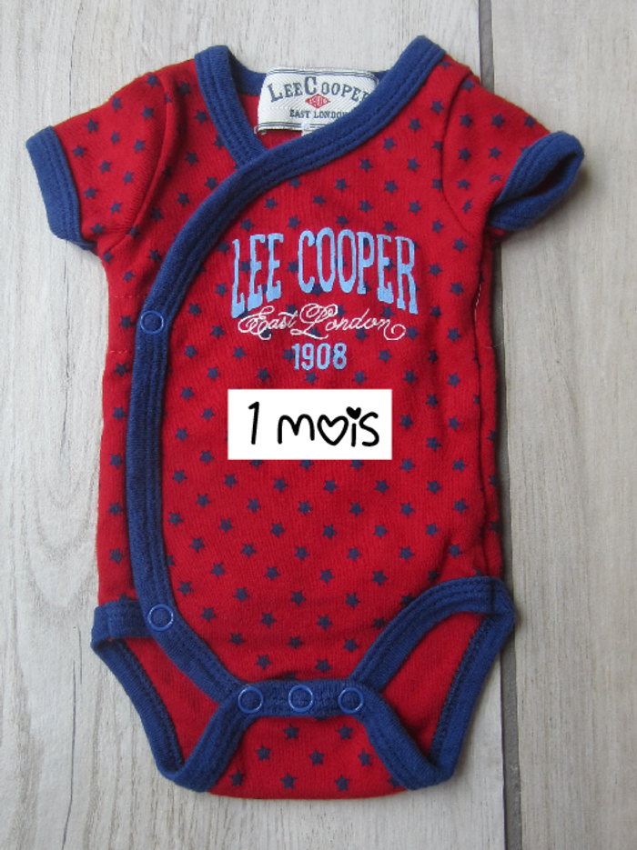 Lot de 2 bodies. Marque : Lee cooper. Taille 1 mois - photo numéro 2
