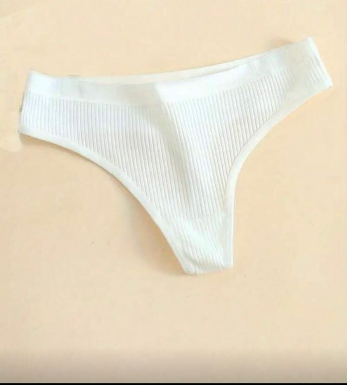 string blanc undiz - photo numéro 2