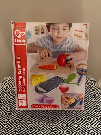 Hape - Les ustensiles de cuisine indispensables aliments bois à découper  e3154