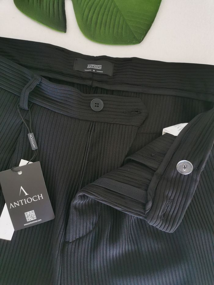 Pantalon noir côtelé Antioch Taille M - photo numéro 2