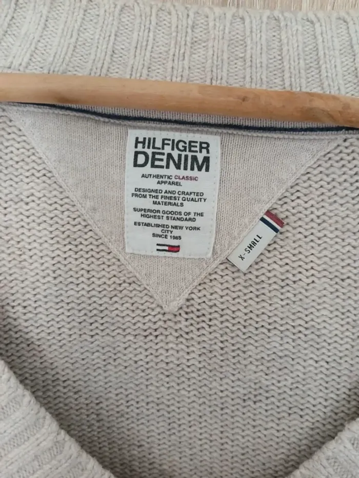 Pull col V tommy hilfiger XS beige - photo numéro 3