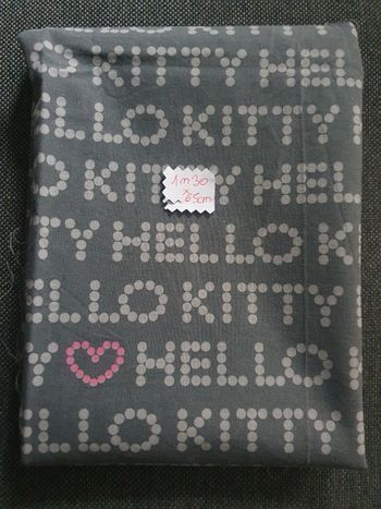 Tissu hello kitty 1m30x 65cm
