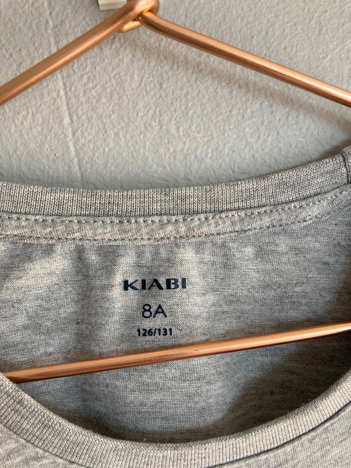 T-shirt manches longues fille 8 ans (126‑131 cm) Kiabi – Motif Manga, très bon état - photo numéro 2