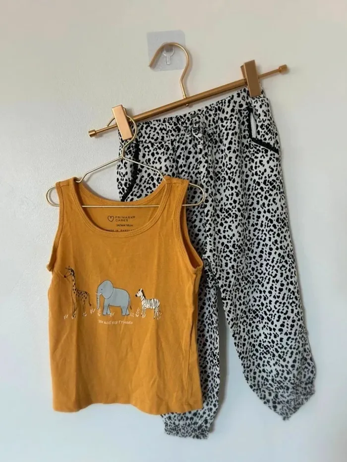 Ensemble safari Primark taille 98cm état neuf