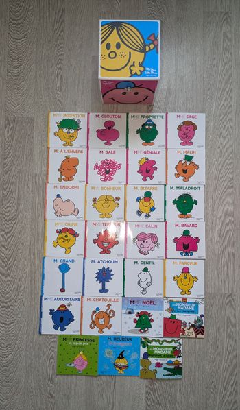 Coffret collector Monsieur Madame et lot 27 de livres