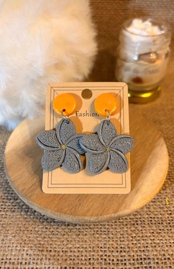 Puce d'oreille fleur 