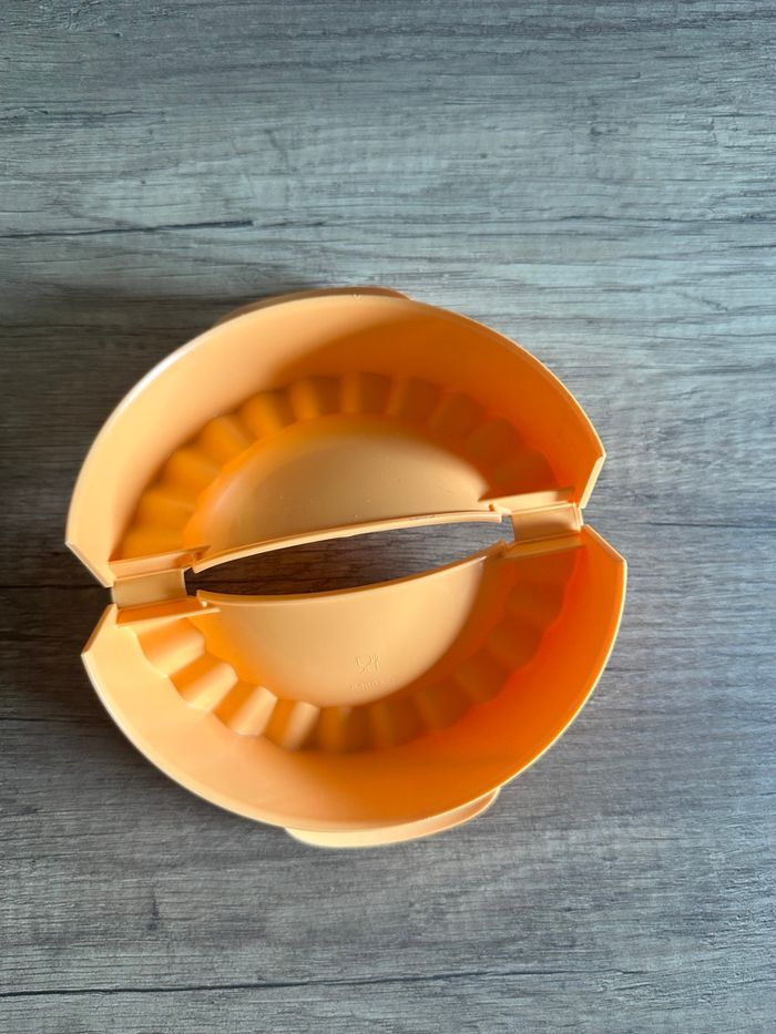Moule à chaussons Tupperware - photo numéro 2