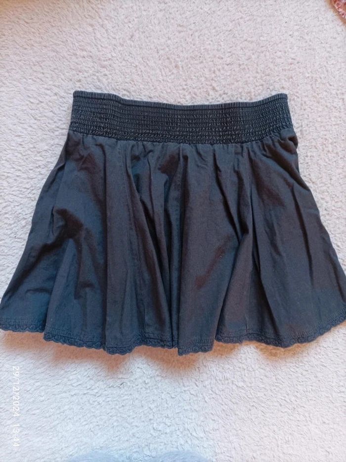 Jupe courte noire 9/10 ans - photo numéro 2