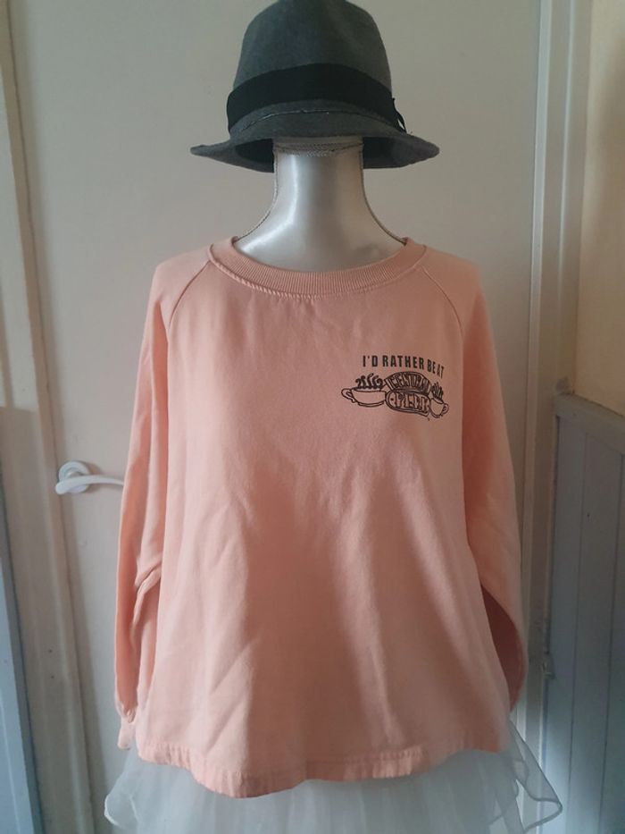 🌸Pull Friends taille M