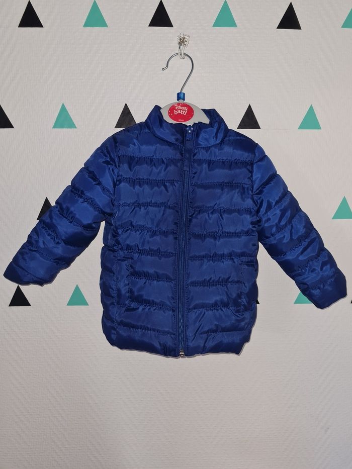 Doudoune bleue taille 12 mois