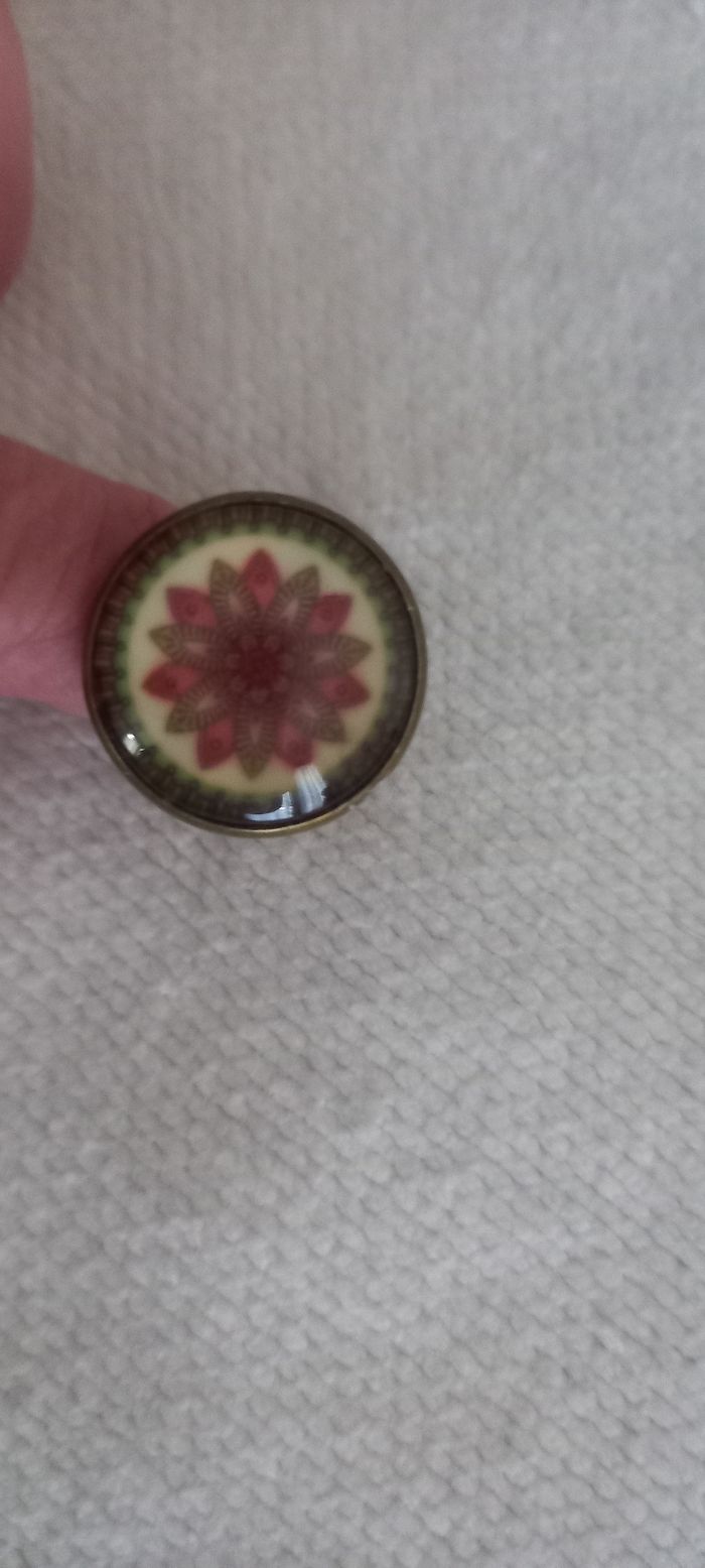 Bague cabochon fleurs mandala