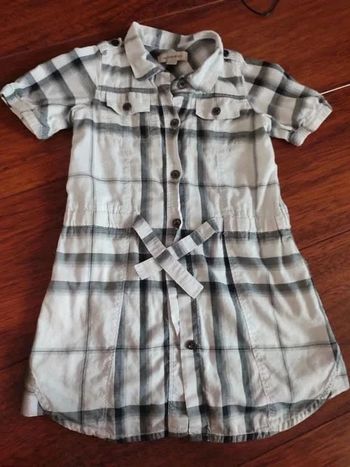 Belle robe Burberry 4 ans