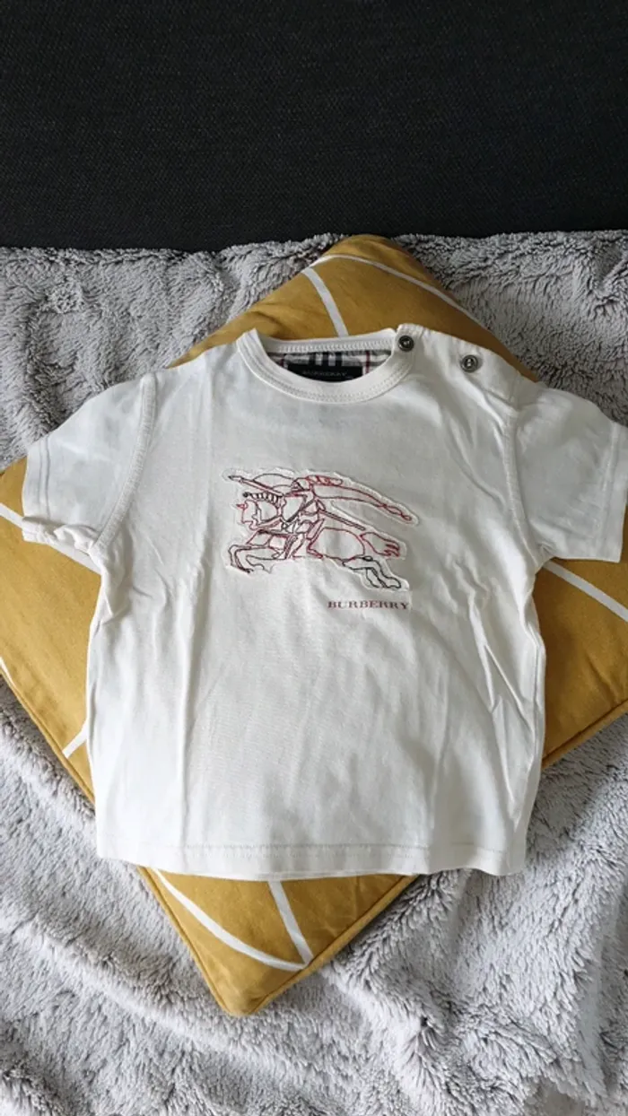 T-shirt beige Burberry 12mois