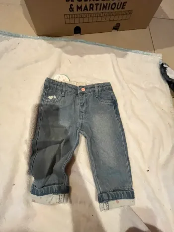 Jean taille 6 mois