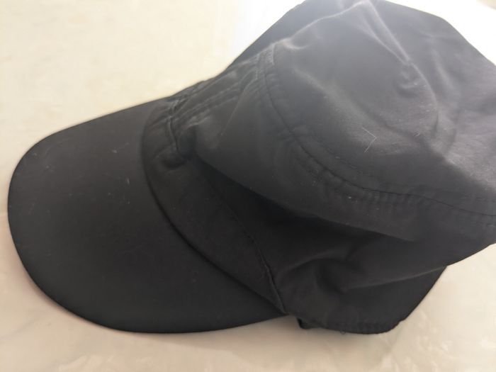 Belle casquette noire pour femme. Taille unique - photo numéro 5