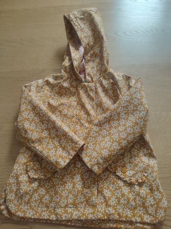 Imperméable Verbaudet fleurs jaunes 2 ans 