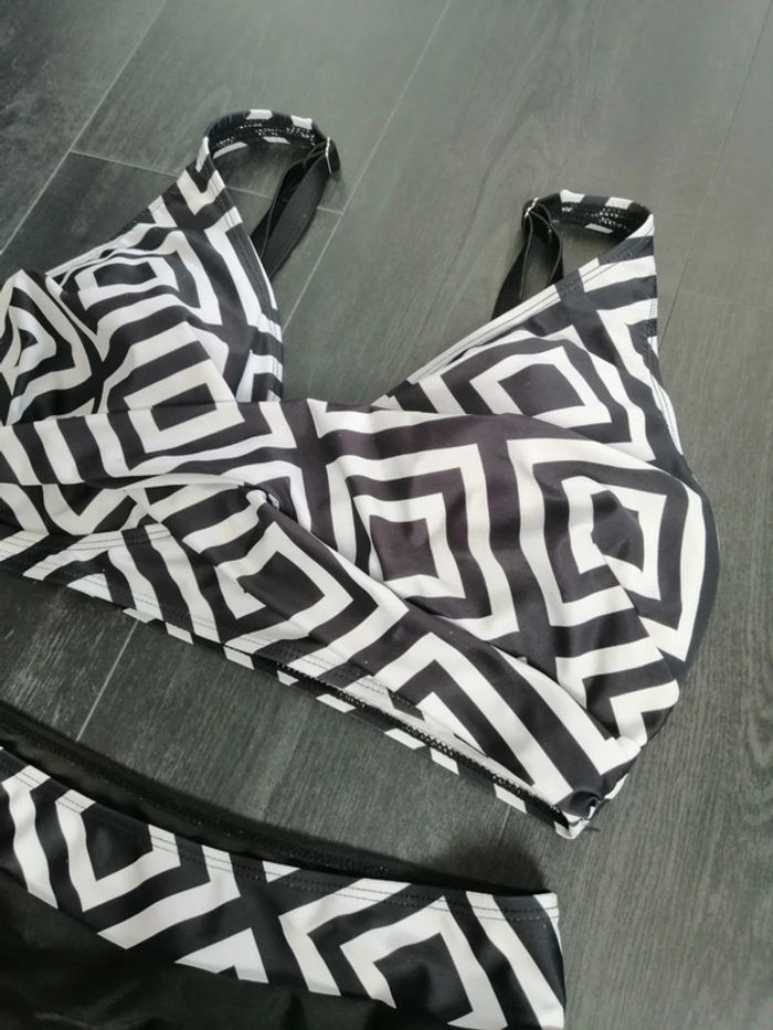 Maillot deux pièces - photo numéro 3