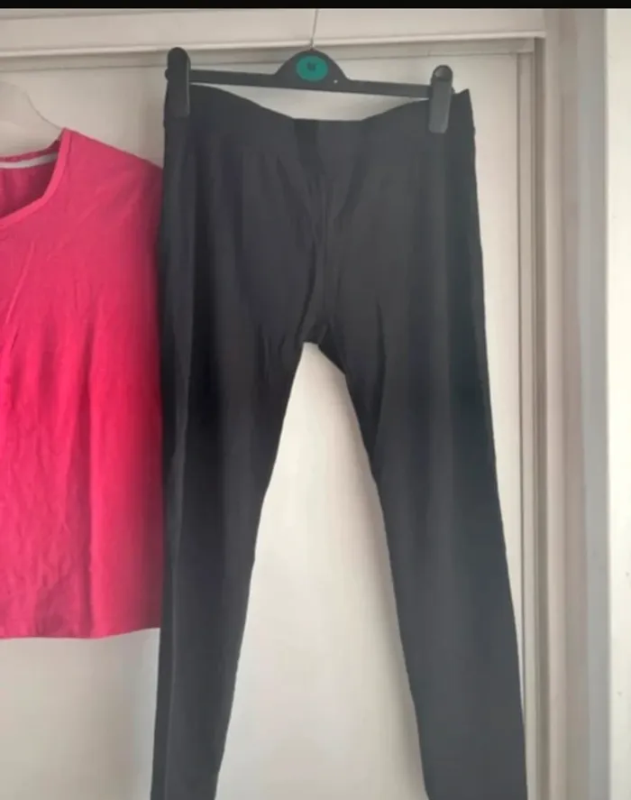 Tenue de sport taille : S/M 📸 - photo numéro 3