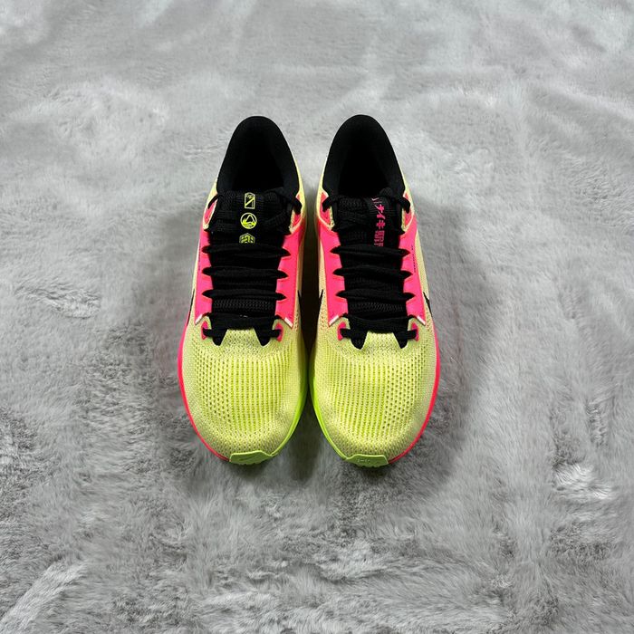 Nike Air Zoom Pegasus 40 PRM « Green Black Volt » pointure 38.5 - photo numéro 3