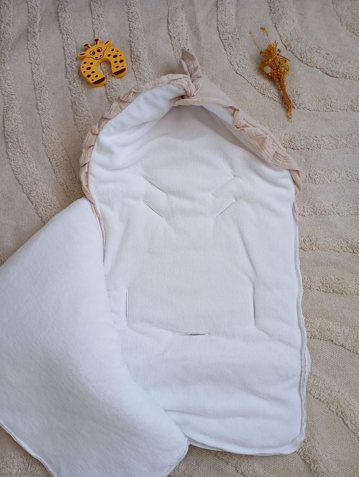 Nid d'ange gaze de coton et polaire beige - photo numéro 2
