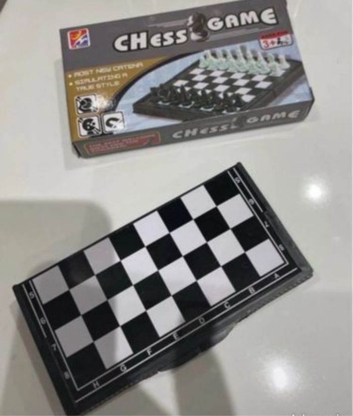 Jeu d échecs magnétique de poche neuf