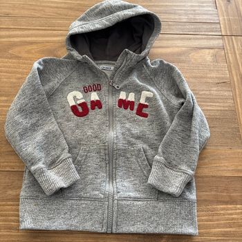 Pull à capuche T 5ans