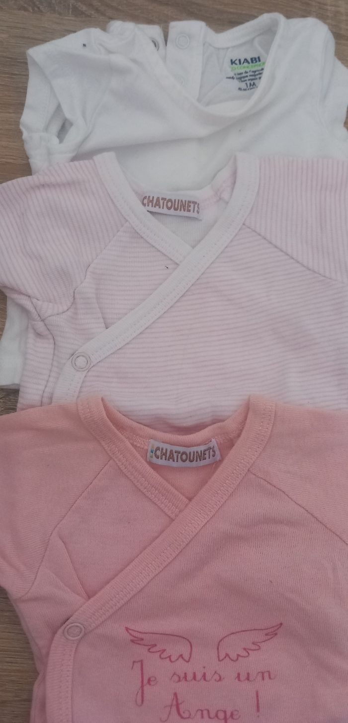 Lot de 2 body et 1 t-shirt manche courte fille 1 mois - photo numéro 2