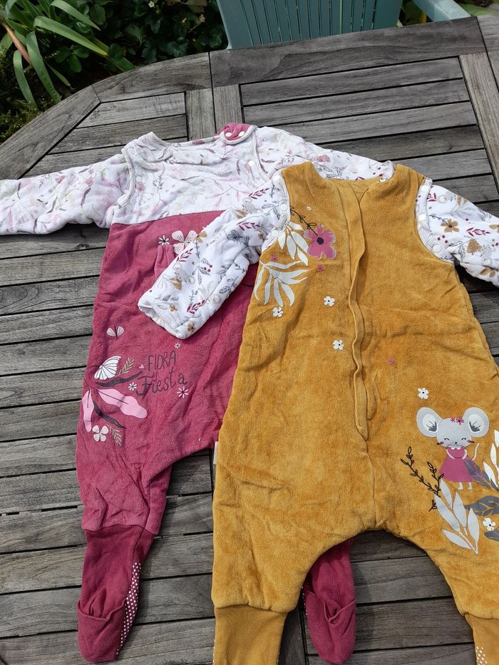 Lot de 2 gigoteuses