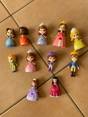 Lot figurines Princesse Sofia la première 