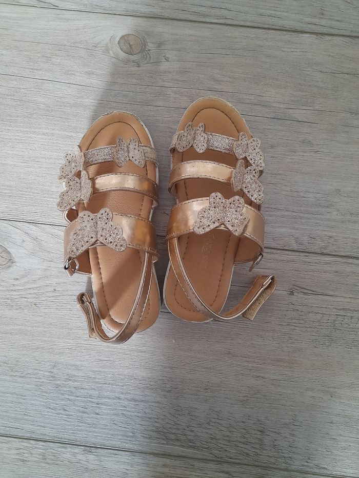Sandales fille papillon doré 27