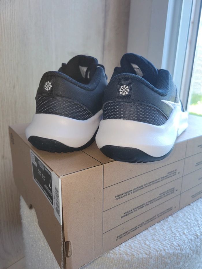 Baskets Nike souples - photo numéro 4