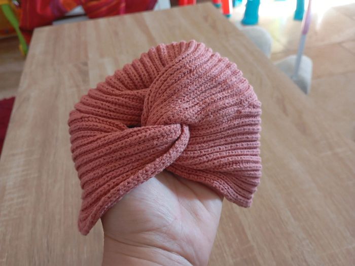 Lot 2 bonnets 0-6 mois - photo numéro 2