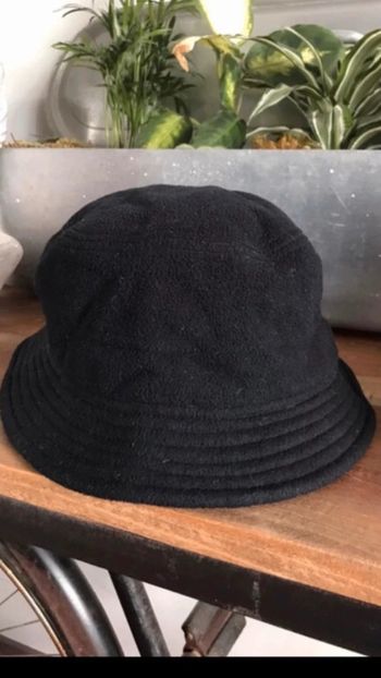Chapeau noir, tout doux, comme neuf, taille 56