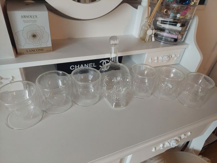 Service  carafe + 6 verres transparents tête de mort halloween TBE ☠️