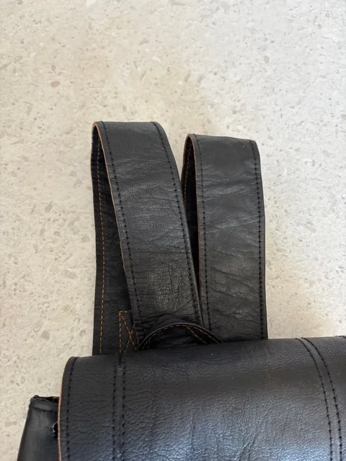 Petit sac à dos pour femme en cuir - photo numéro 2