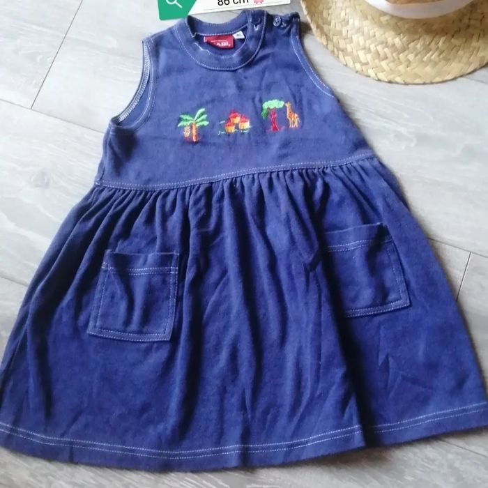 🌸Robe bleue avec broderies Taille 2 ans "Kiabi" 🌸