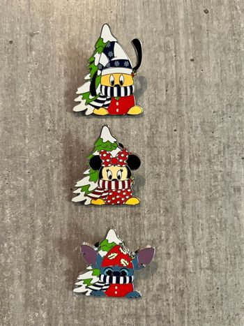 Lot 3 pin’s mystère winter gnomes Disney