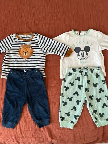 Lot 2 pyjama 12 mois