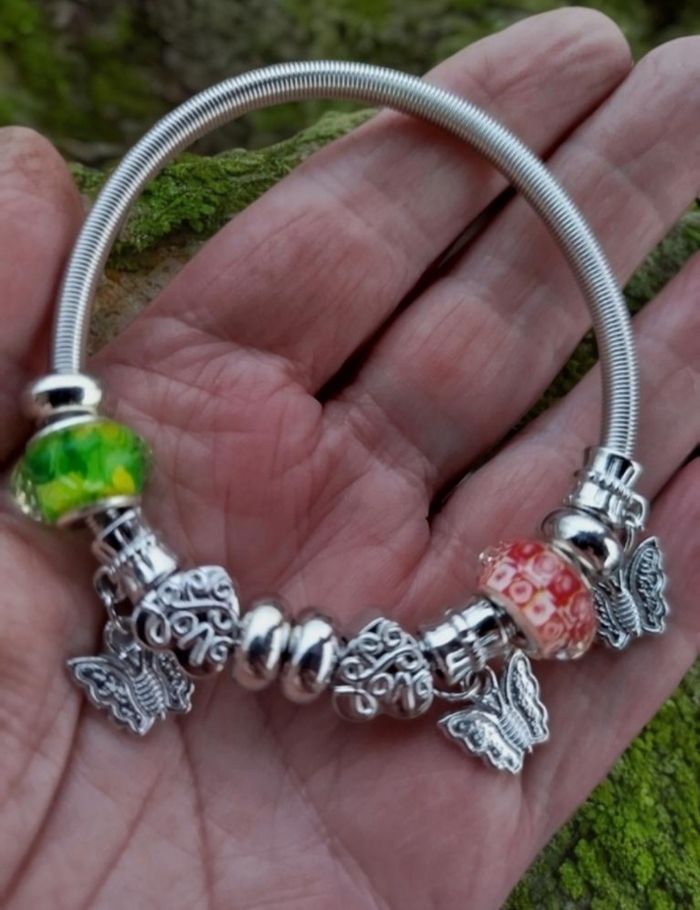 Bracelet breloques papillons Neuf