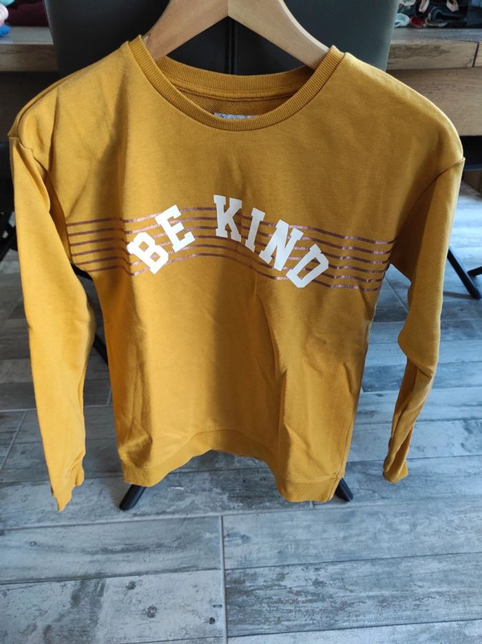 Sweat moutarde 11-12 ans